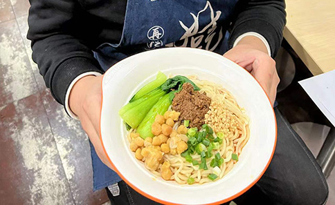 無錫江陰區(qū)區(qū)域紅燒牛肉面，重慶小面，豌雜面新品培訓(xùn)并考核通過
